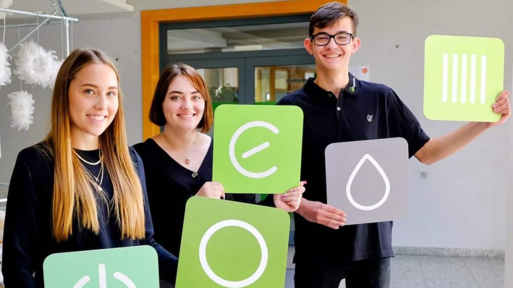 Gruppenbild neue Auszubildende 2020 bei Projekt-HLS