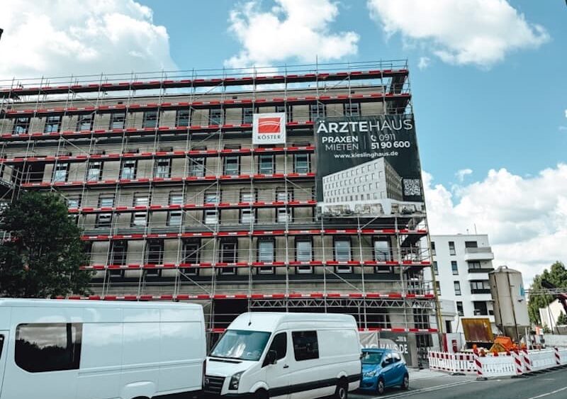Außenansicht mit Gerüst Kieslinghaus Ärztehaus Nürnberg Kieslingstrasse